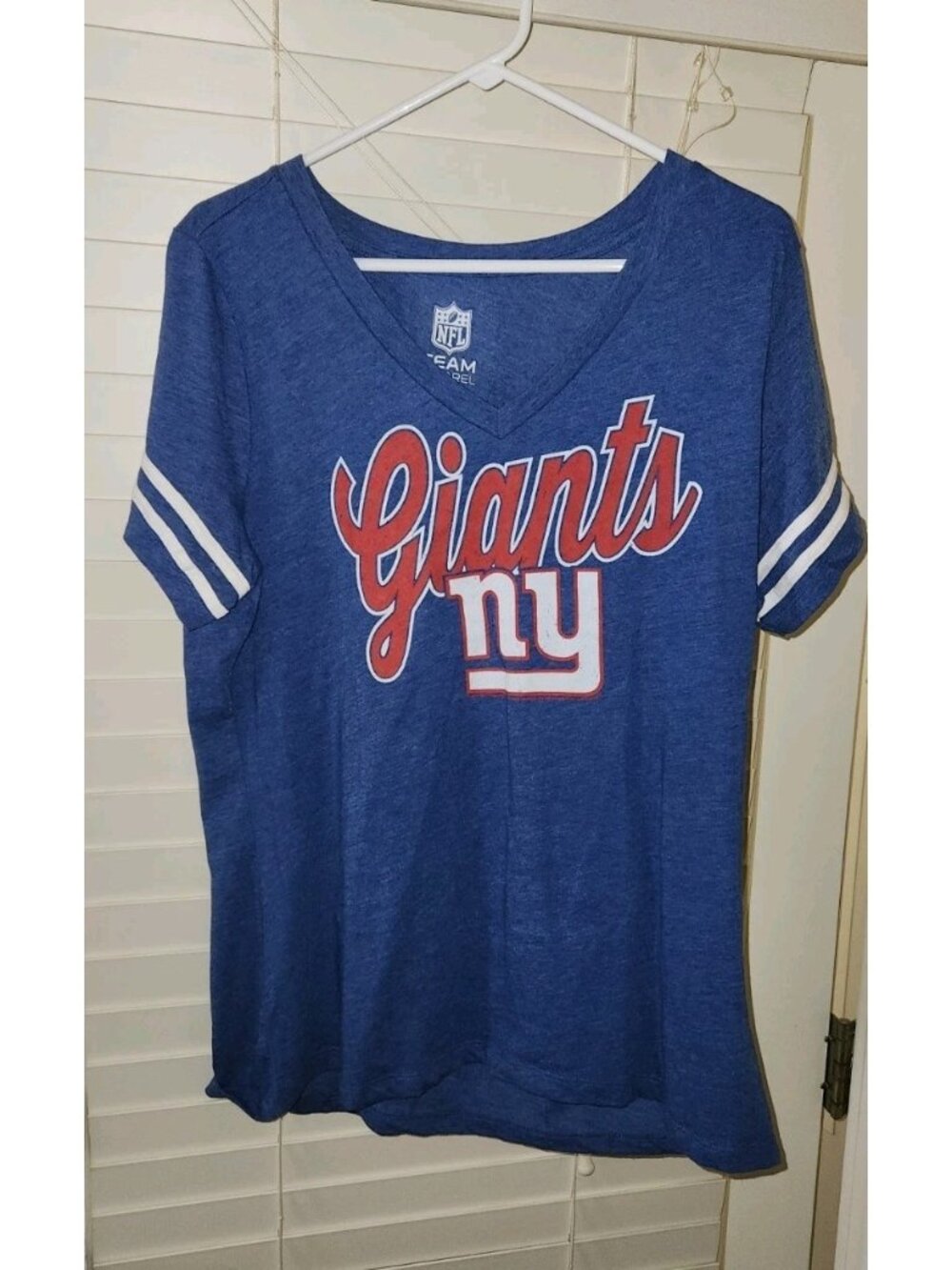 NEW YORK GIANTS Women's Size XL Blue Short Sleeve shirt NFL team apparel